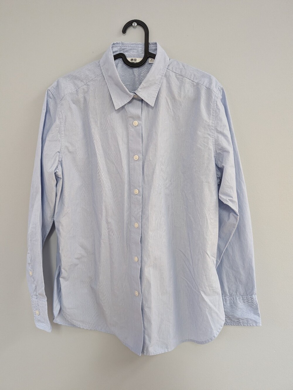 Uniqlo Women's Light Blue Button-Down Shirt - Japan Size M (Fits like US S)